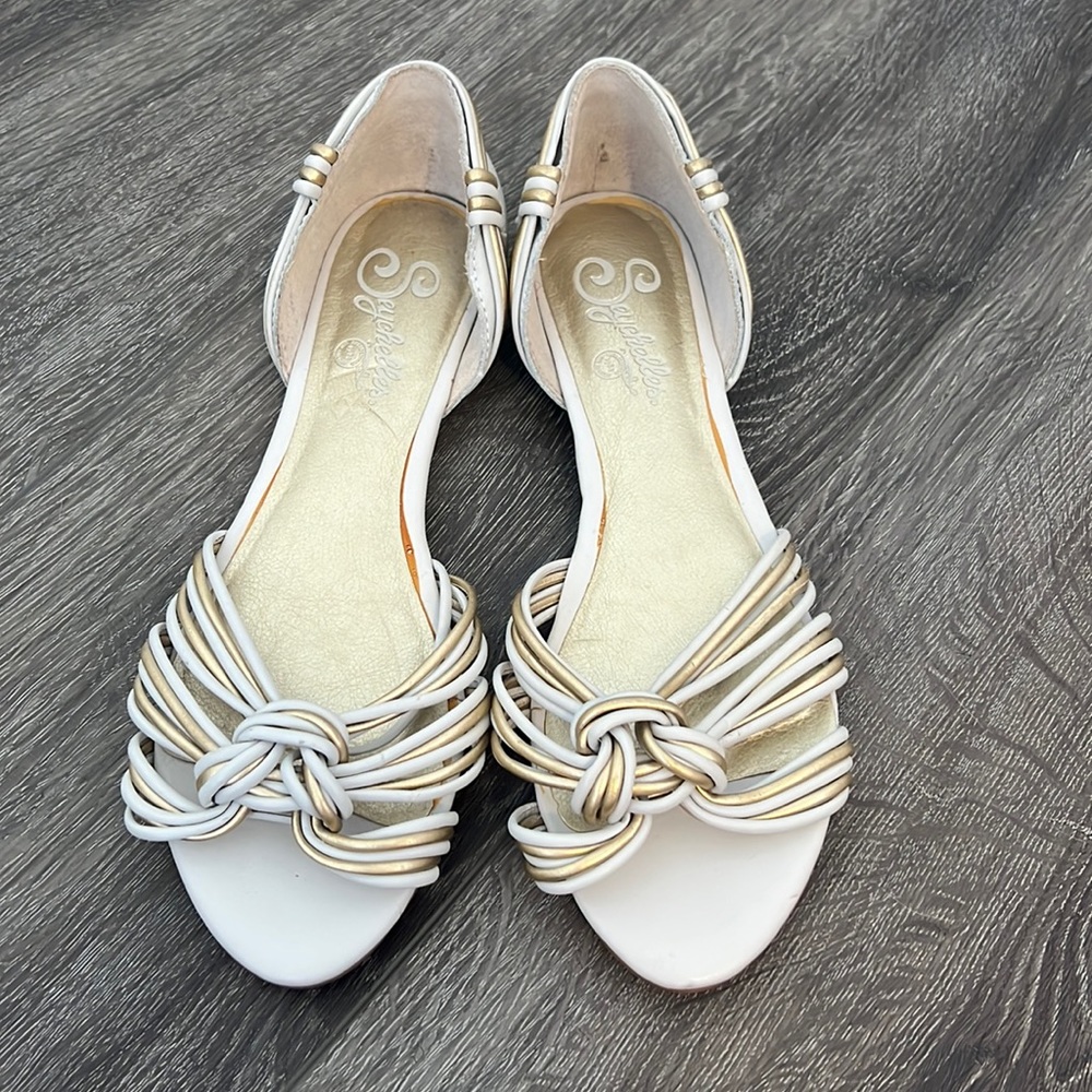 NWOT - Seychelles Gold and White Sandals